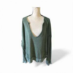 🧵 Item 177 – Free People “We The Free” Deep V Waffle Knit Top – Green – Size L